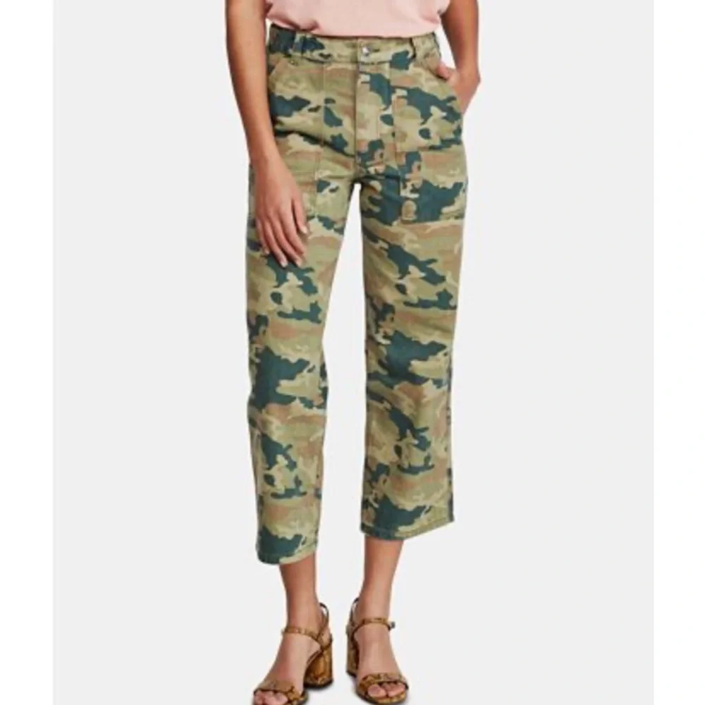 FREE PEOPLE Cropped Camo Jeans - REMY CROPPED GREEN CAMO JEANS SZ 24